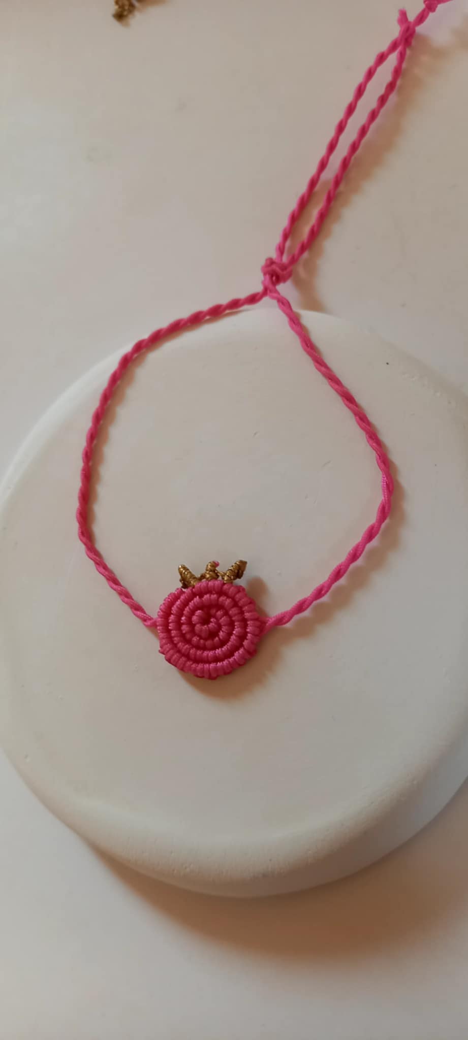 Βραχιόλι - γούρι με μακραμέ ρόδι