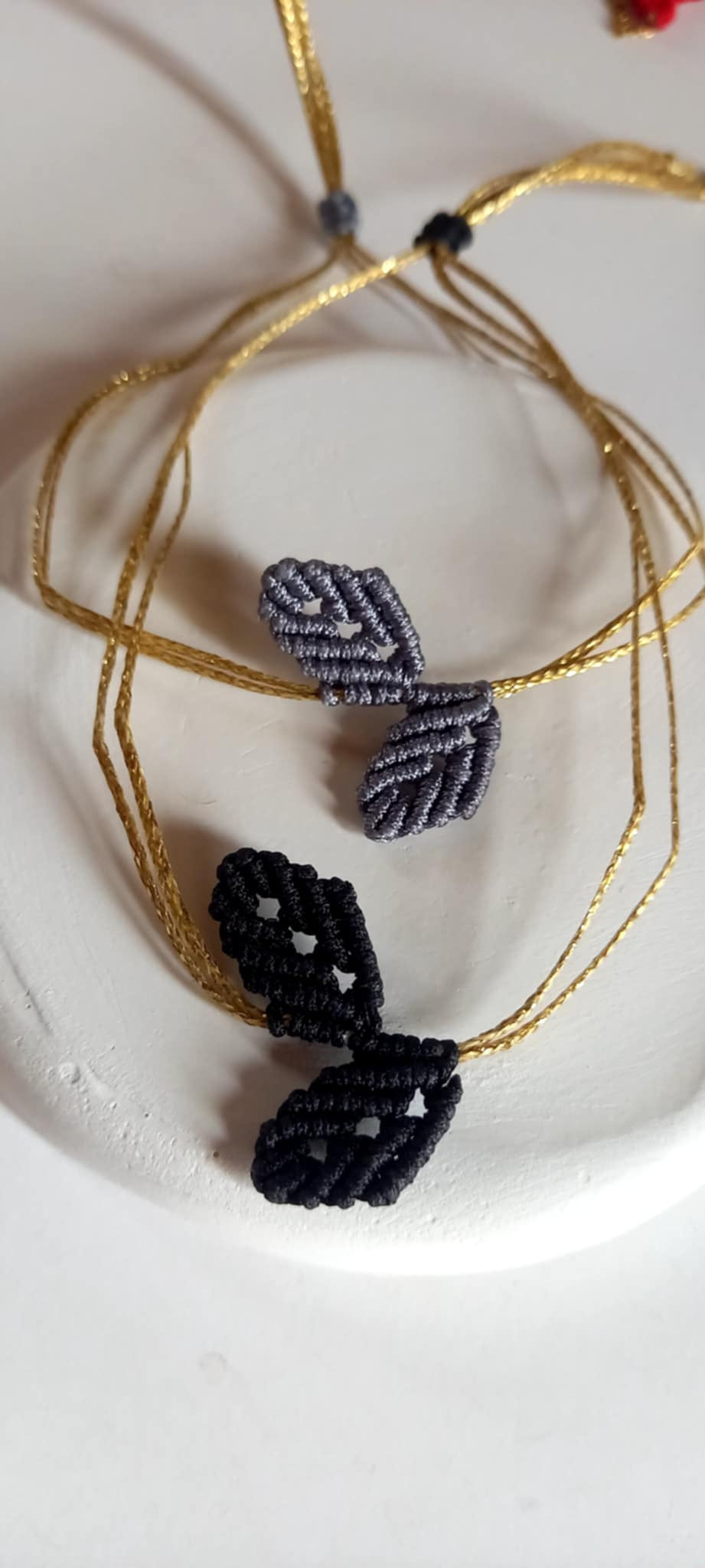 Βραχιόλι με μακραμέ φύλλα