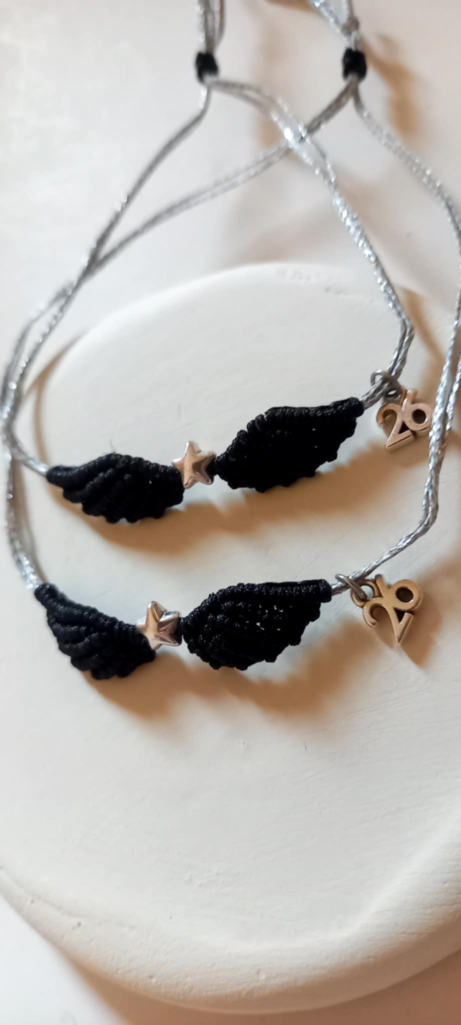 Βραχιόλι - γούρι με μακραμέ φτερά αγγέλου