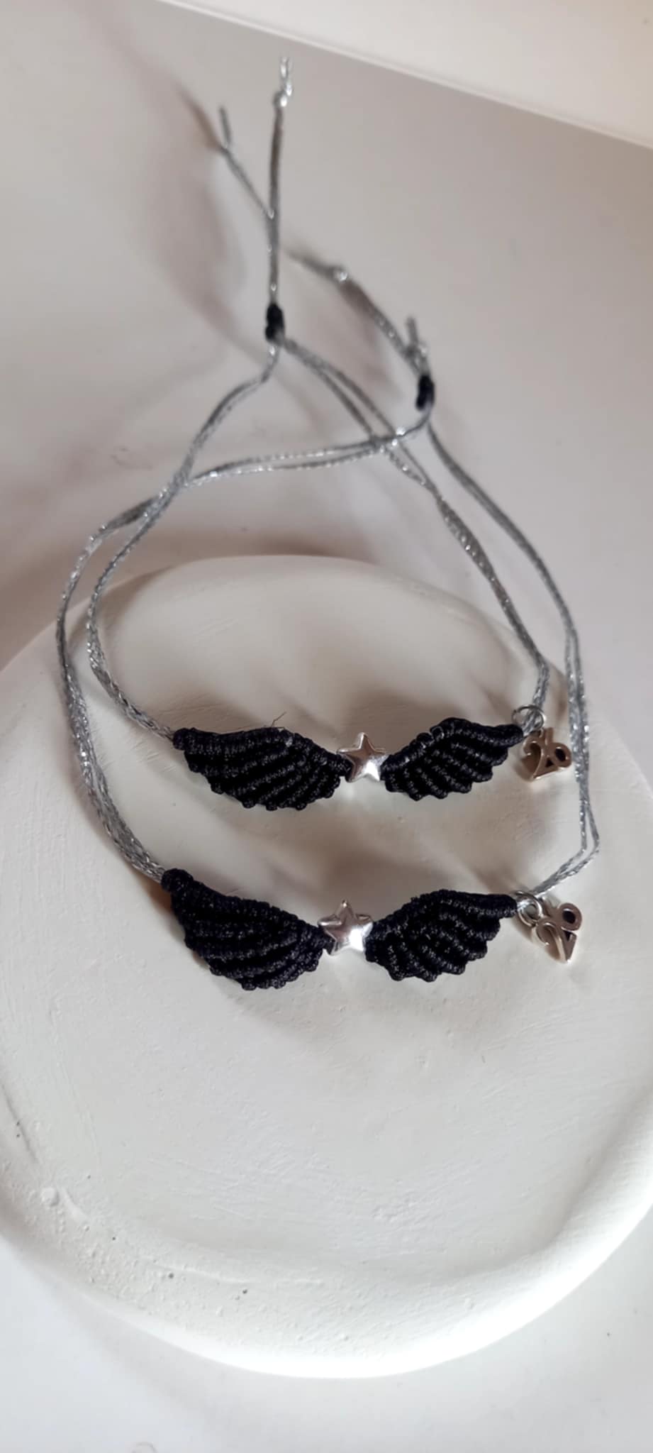 Βραχιόλι - γούρι με μακραμέ φτερά αγγέλου