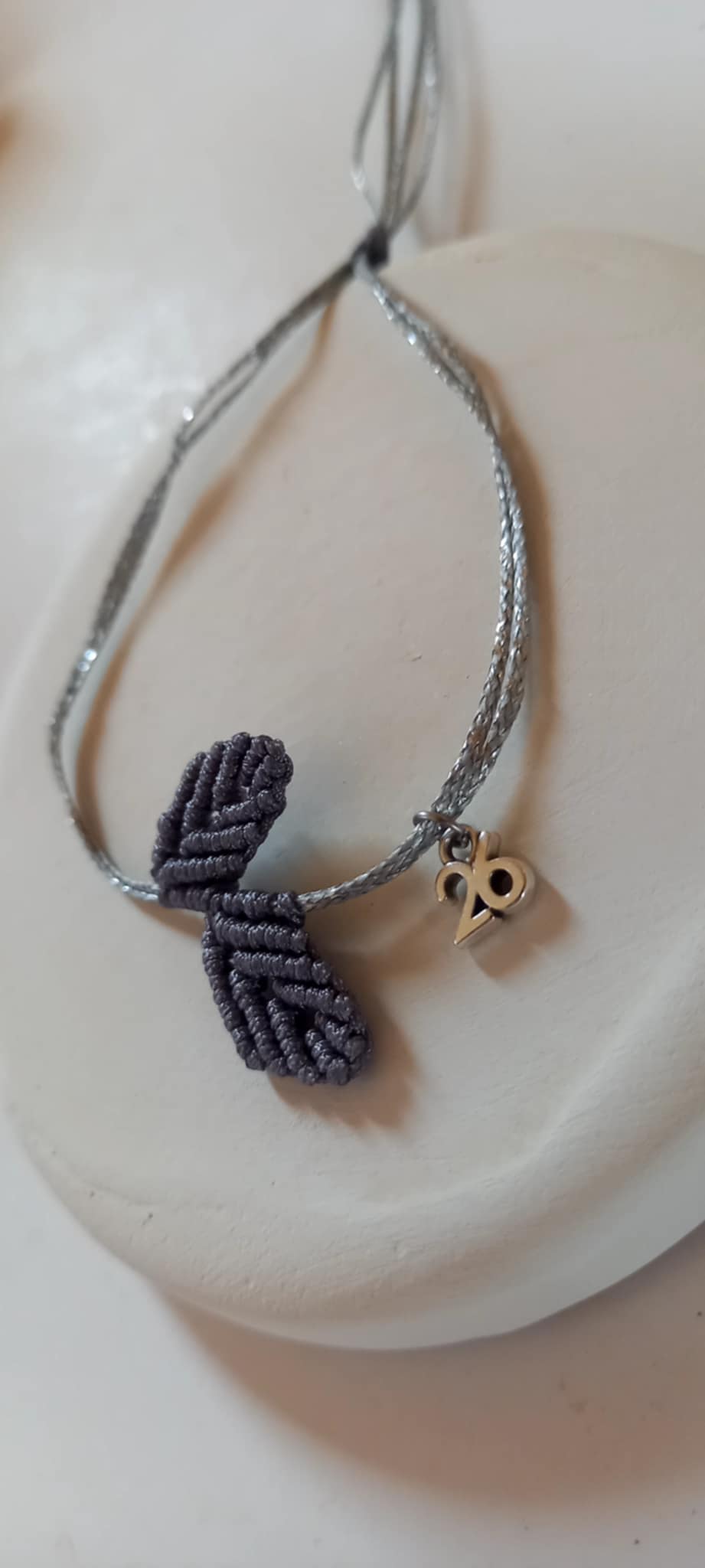 Βραχιόλι - γούρι με μακραμέ φύλλα