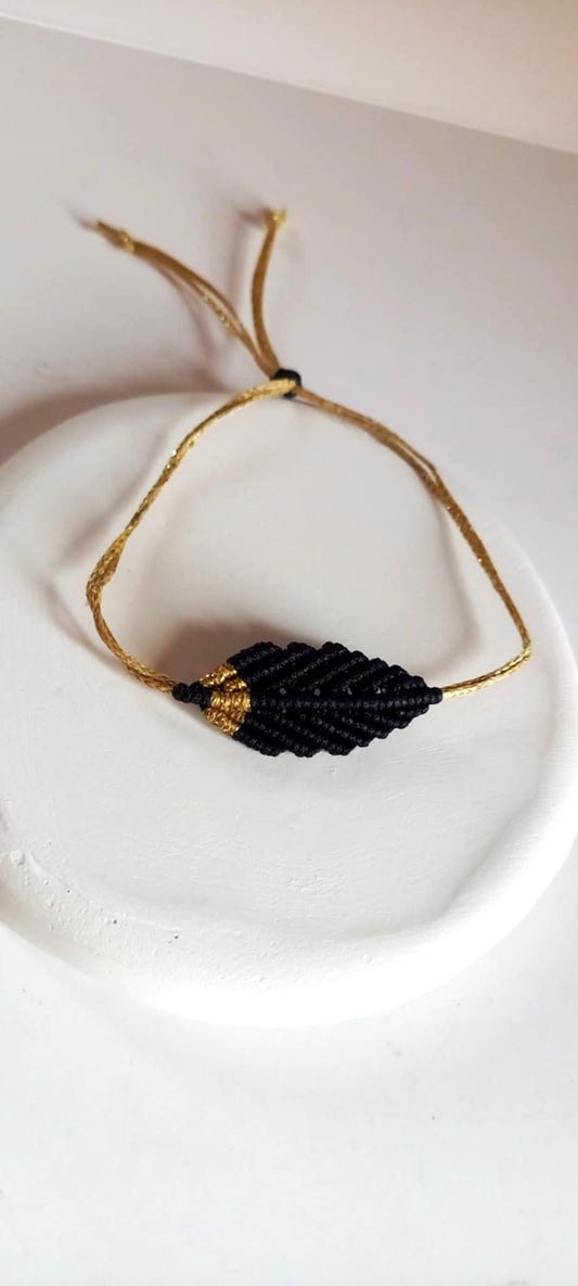 Χειροποίητο βραχιόλι με μακραμέ φύλλο