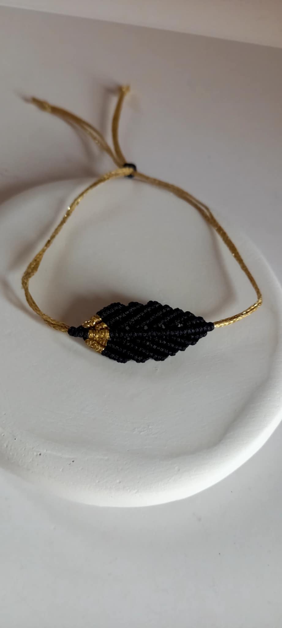 Χειροποίητο βραχιόλι με μακραμέ φύλλο