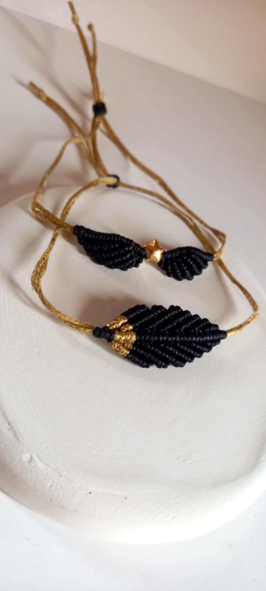 Χειροποίητο βραχιόλι με μακραμέ φύλλο