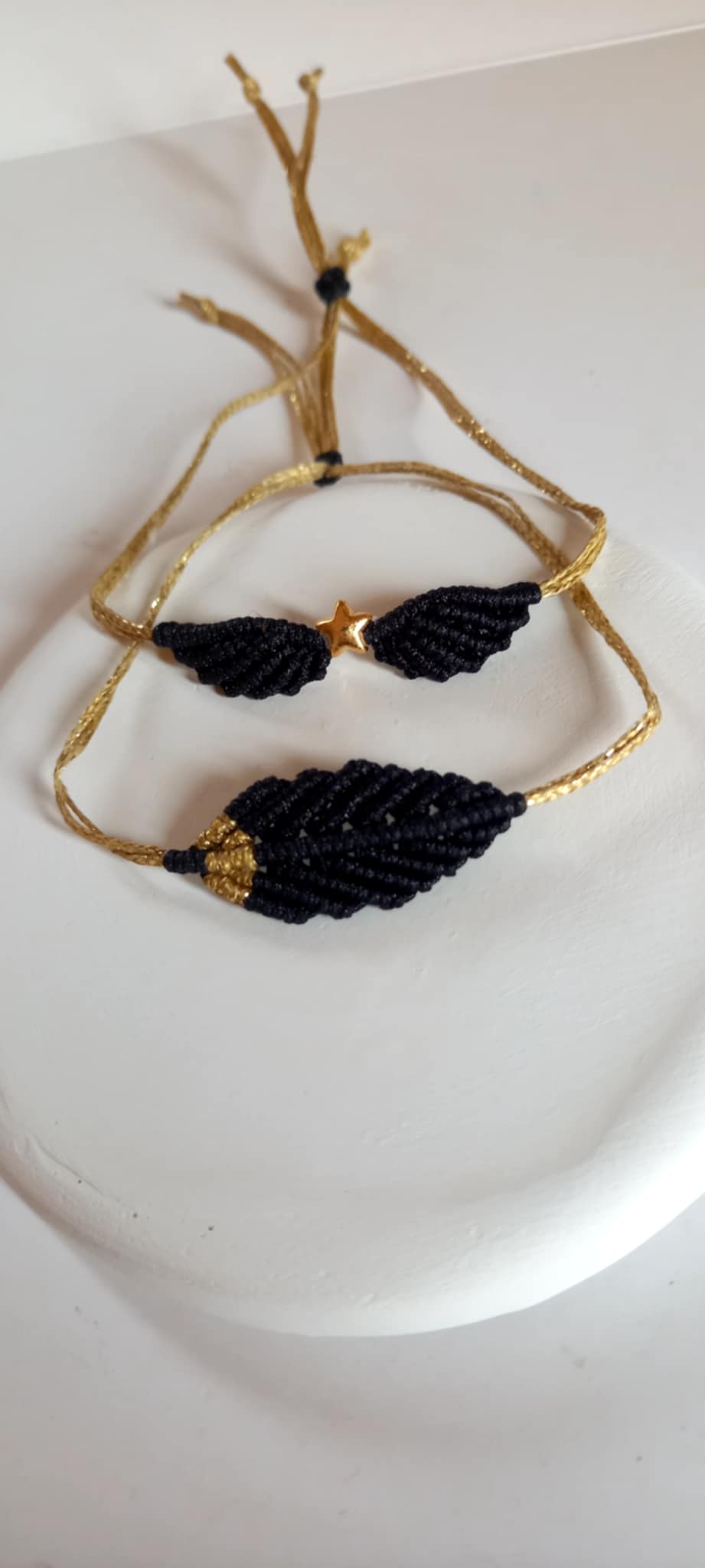 Χειροποίητο βραχιόλι με μακραμέ φύλλο