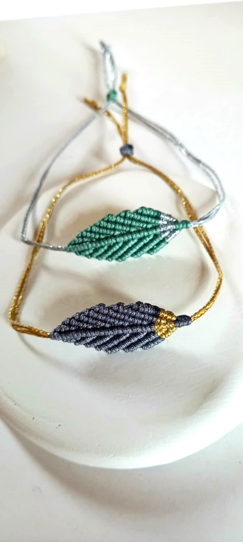 Χειροποίητο βραχιόλι με μακραμέ φύλλο