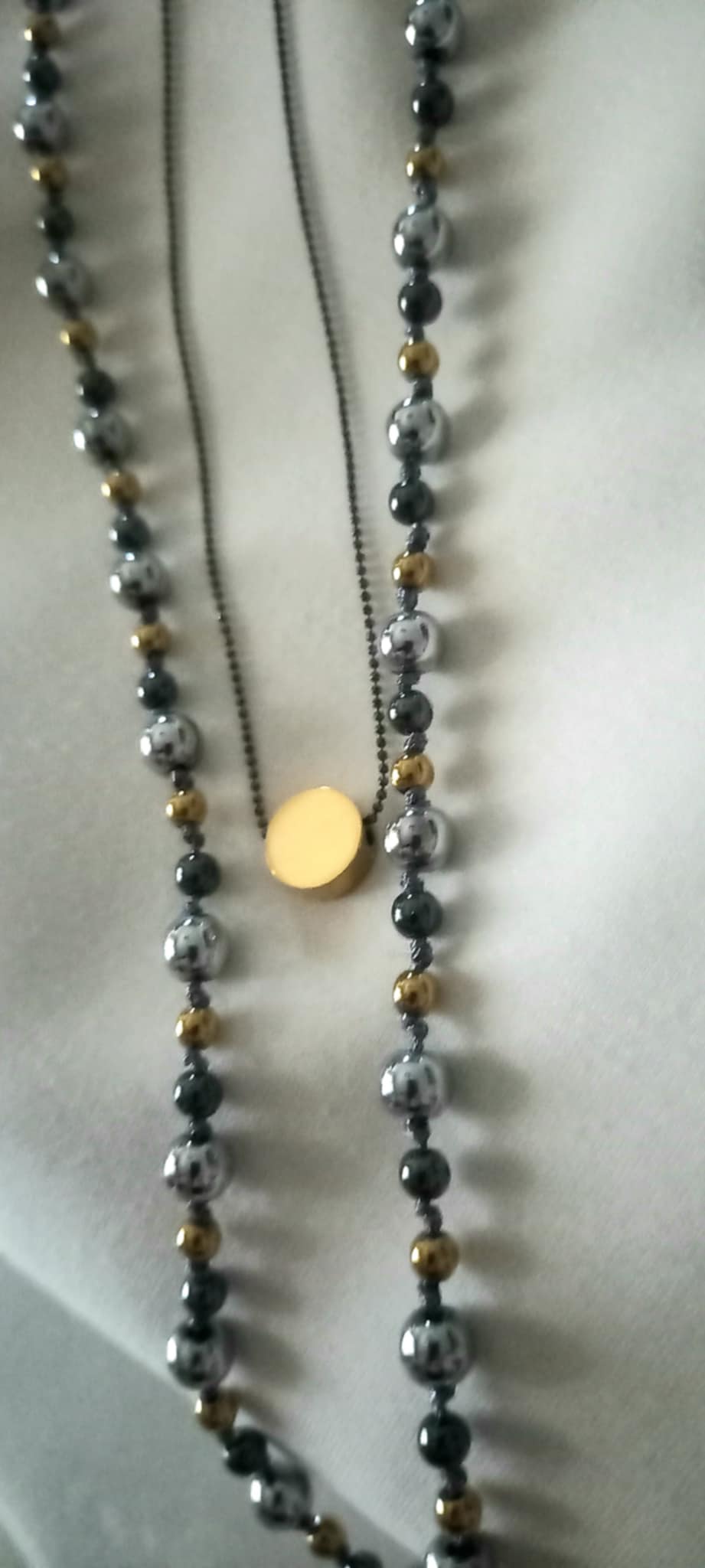 Κολιέ με αιματίτες σε χρυσό χρώμα