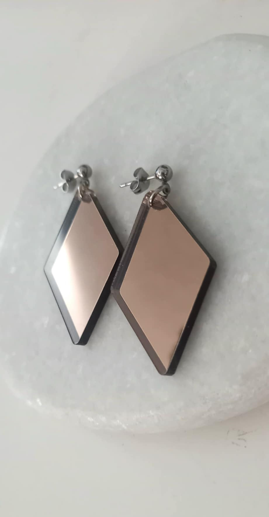 Σκουλαρίκια με plexi μοτίφ