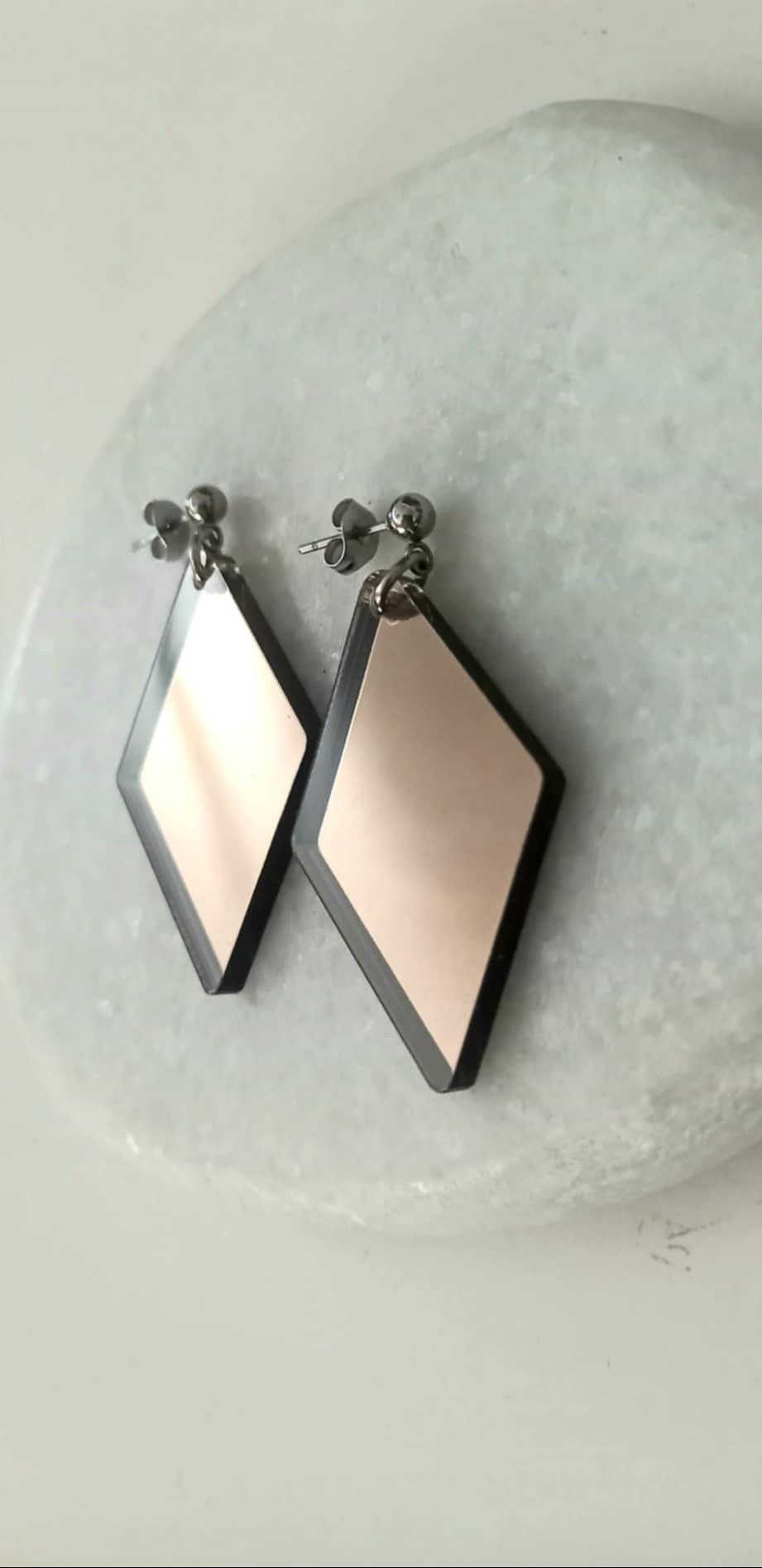 Σκουλαρίκια με plexi μοτίφ