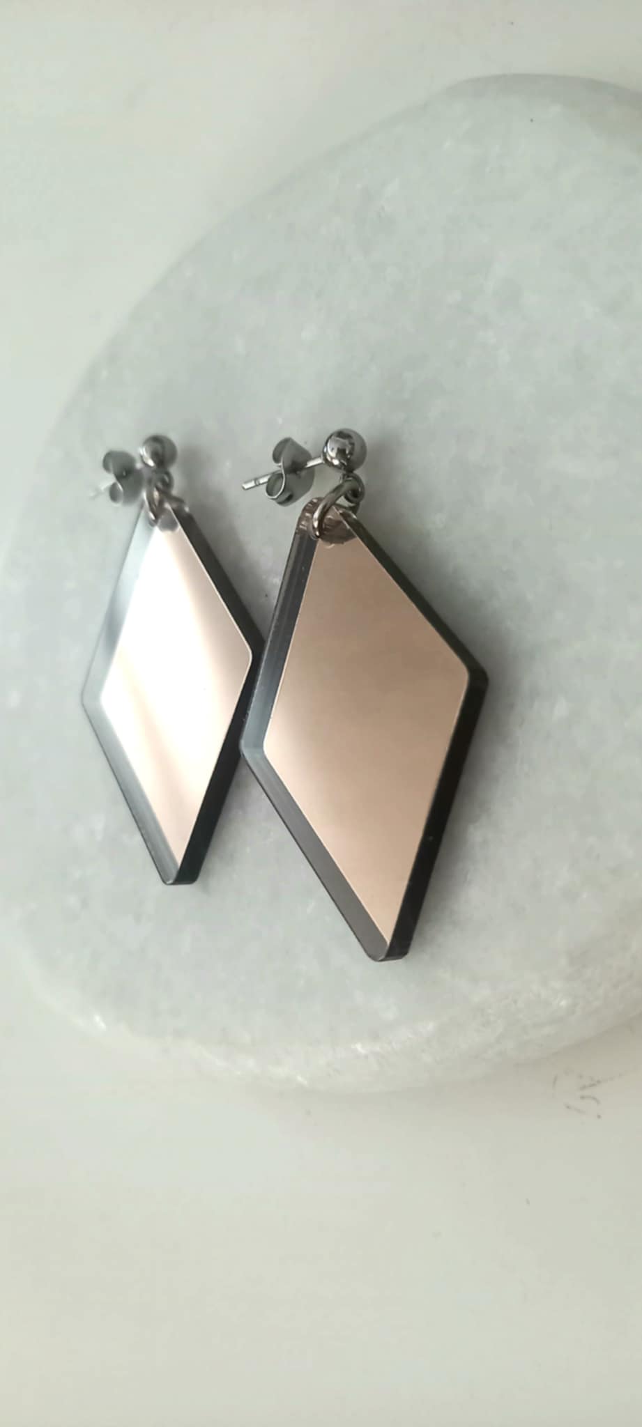 Σκουλαρίκια με plexi μοτίφ