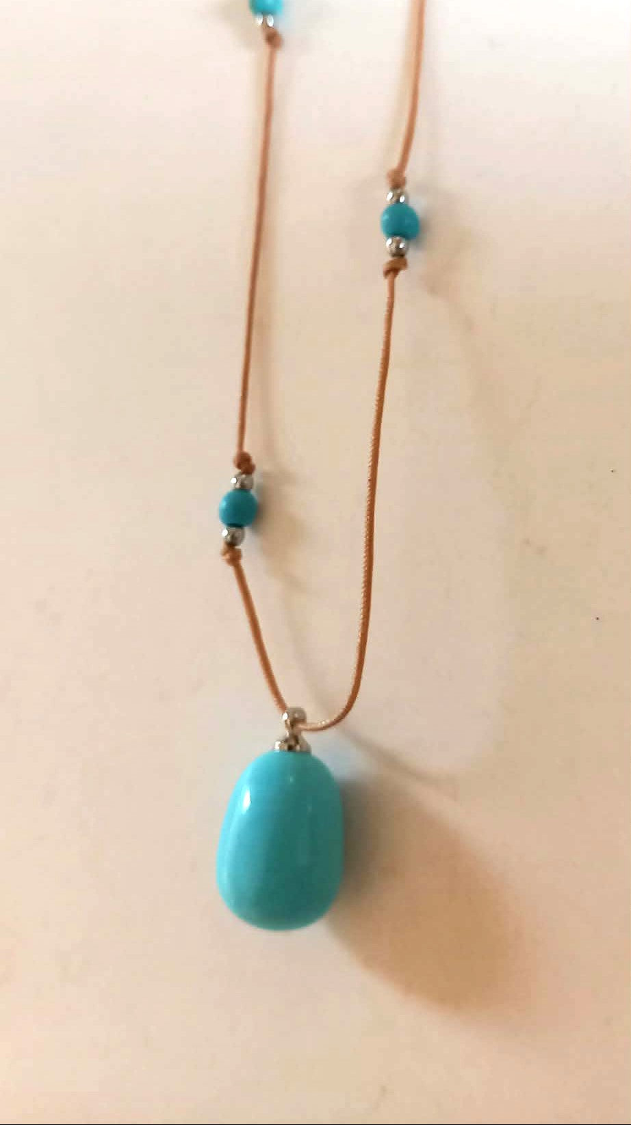 Κολιέ με κορδόνι και αυγό