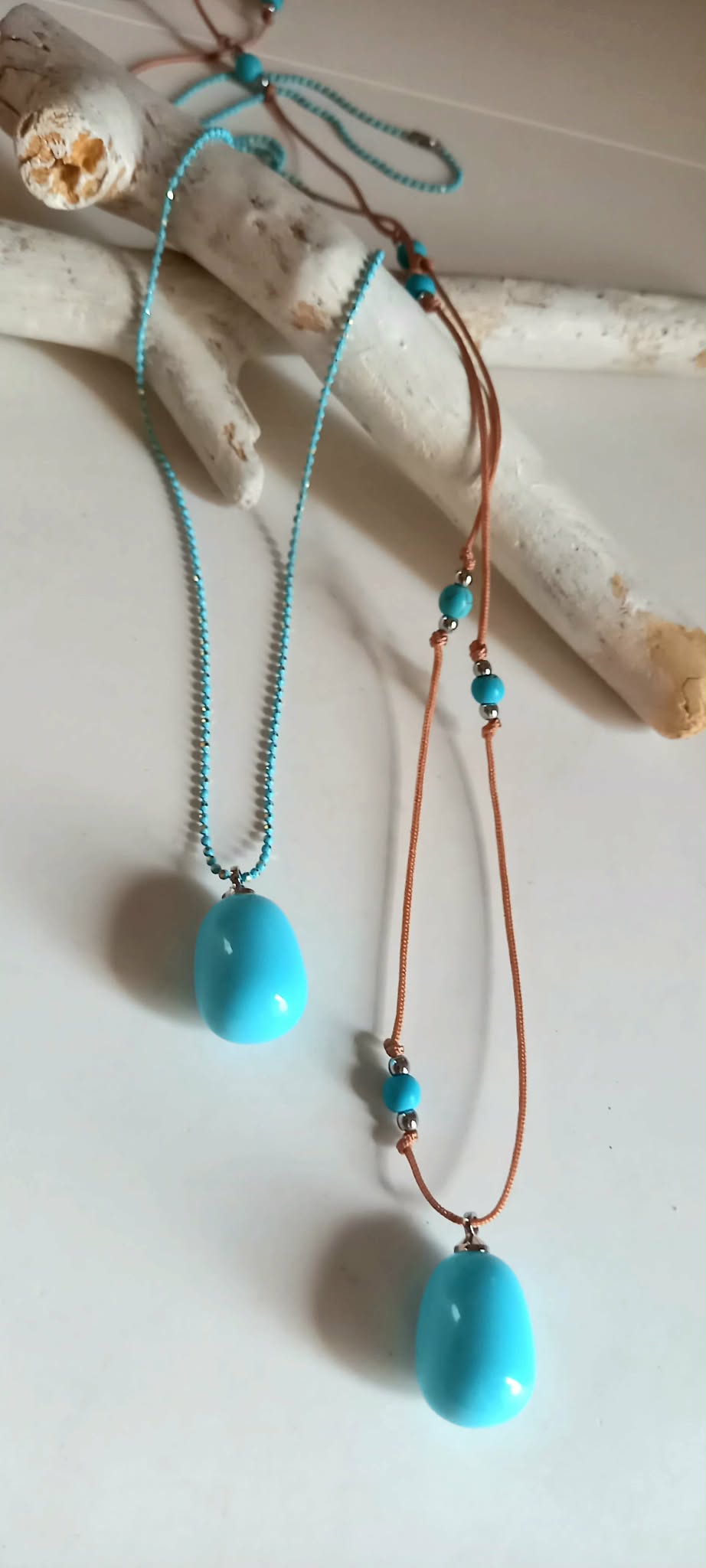 Κολιέ με κορδόνι και αυγό