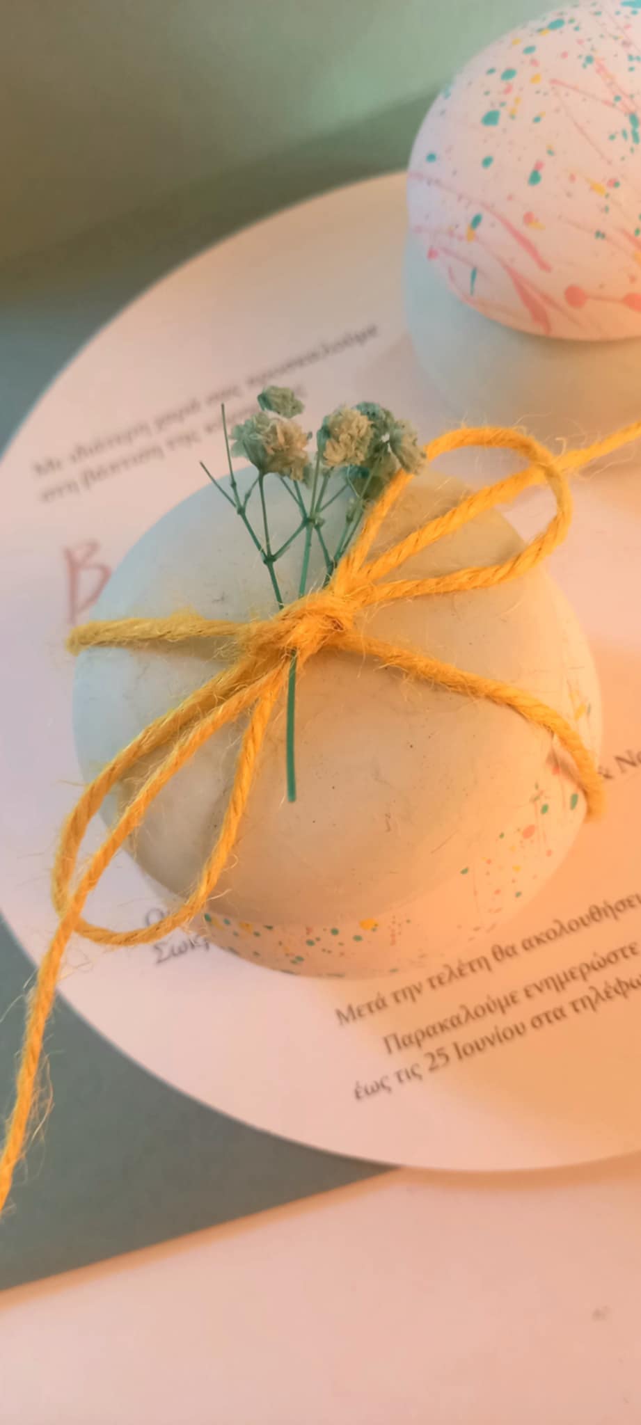 Μπομπονιέρα βάπτισης μπιζουτιέρα με αποξηραμένο λουλούδι