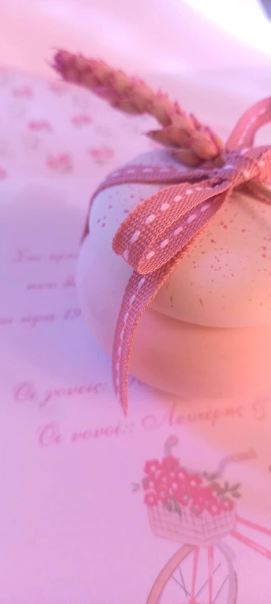 Μπομπονιέρα βάπτισης μπιζουτιέρα με αποξηραμένο λουλούδι και πιτσίλες