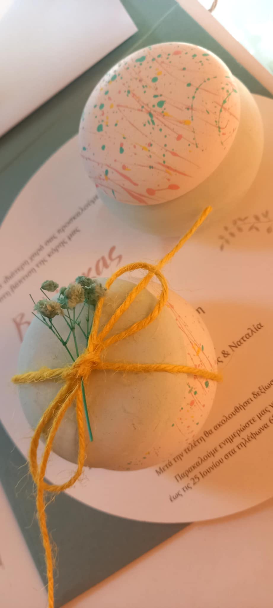 Μπομπονιέρα βάπτισης μπιζουτιέρα με αποξηραμένο λουλούδι