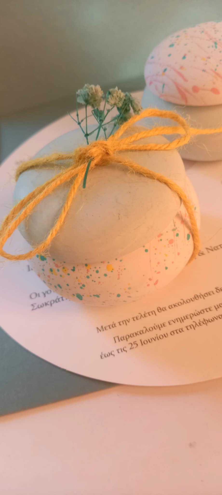 Μπομπονιέρα βάπτισης μπιζουτιέρα με αποξηραμένο λουλούδι