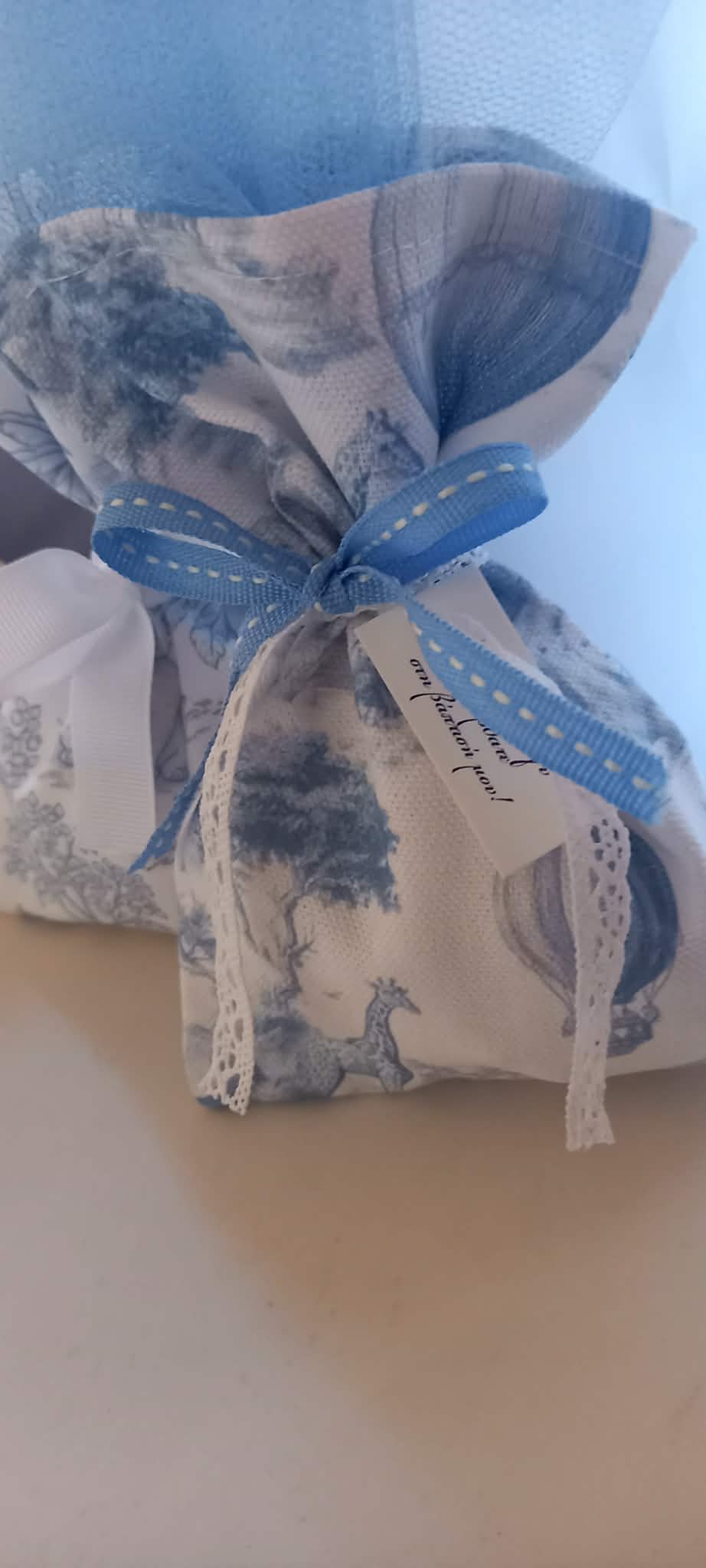 Μπομπονιέρα βάπτισης πουγκί με μοτίβο toile de jouy