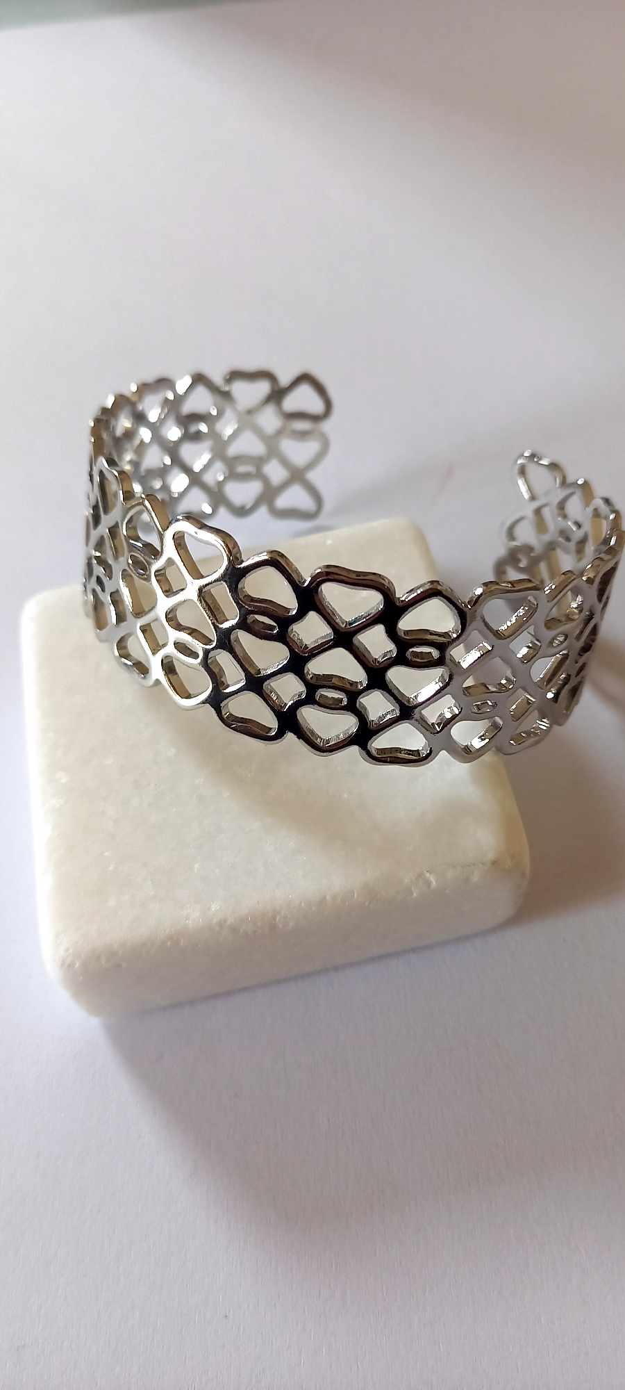 Χειροπέδα με σχέδιο καρδιές