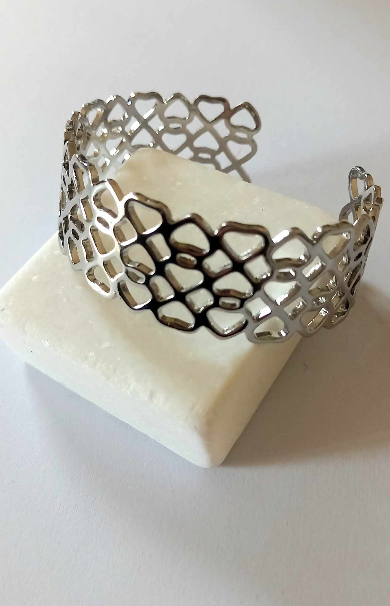 Χειροπέδα με σχέδιο καρδιές