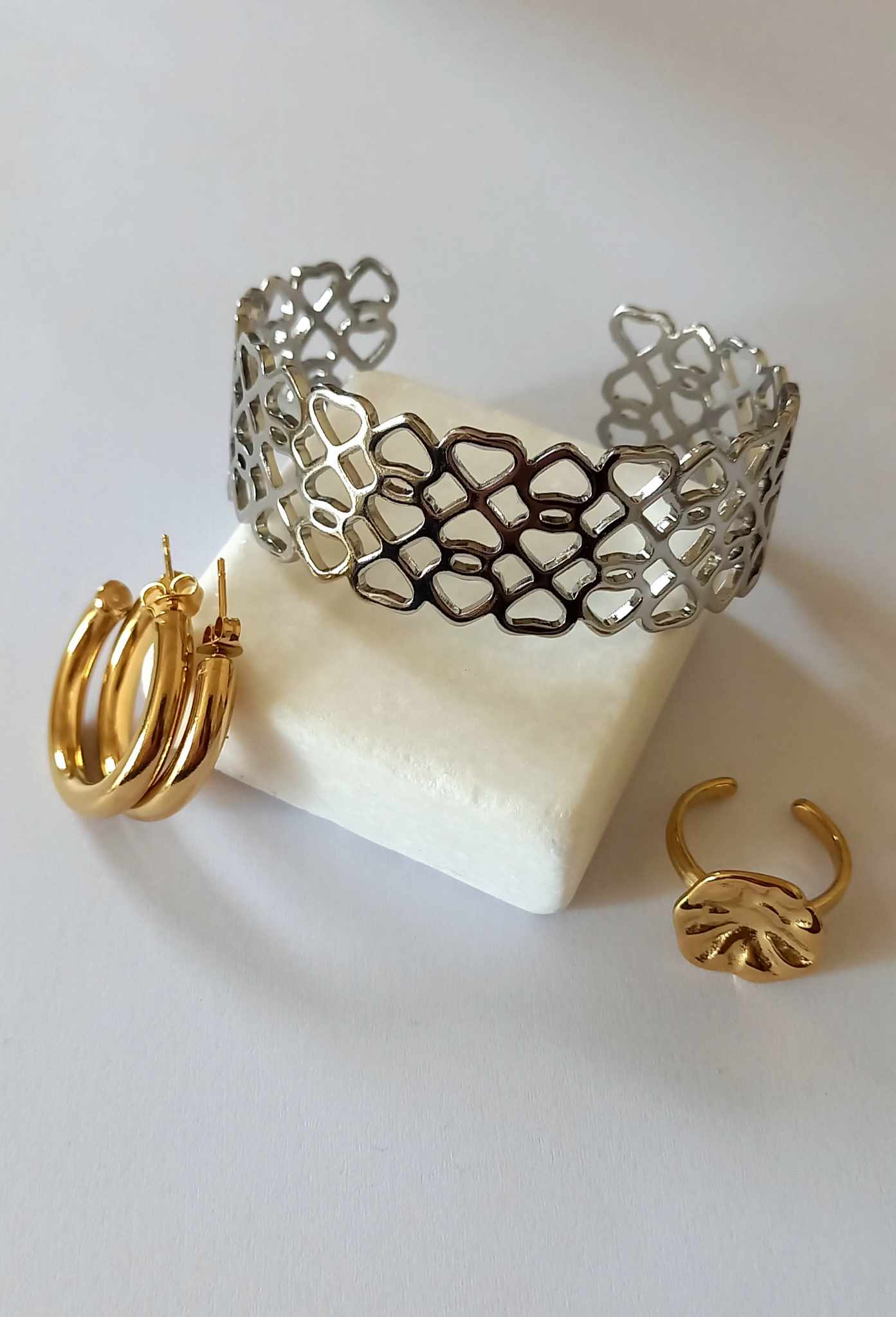 Χειροπέδα με σχέδιο καρδιές