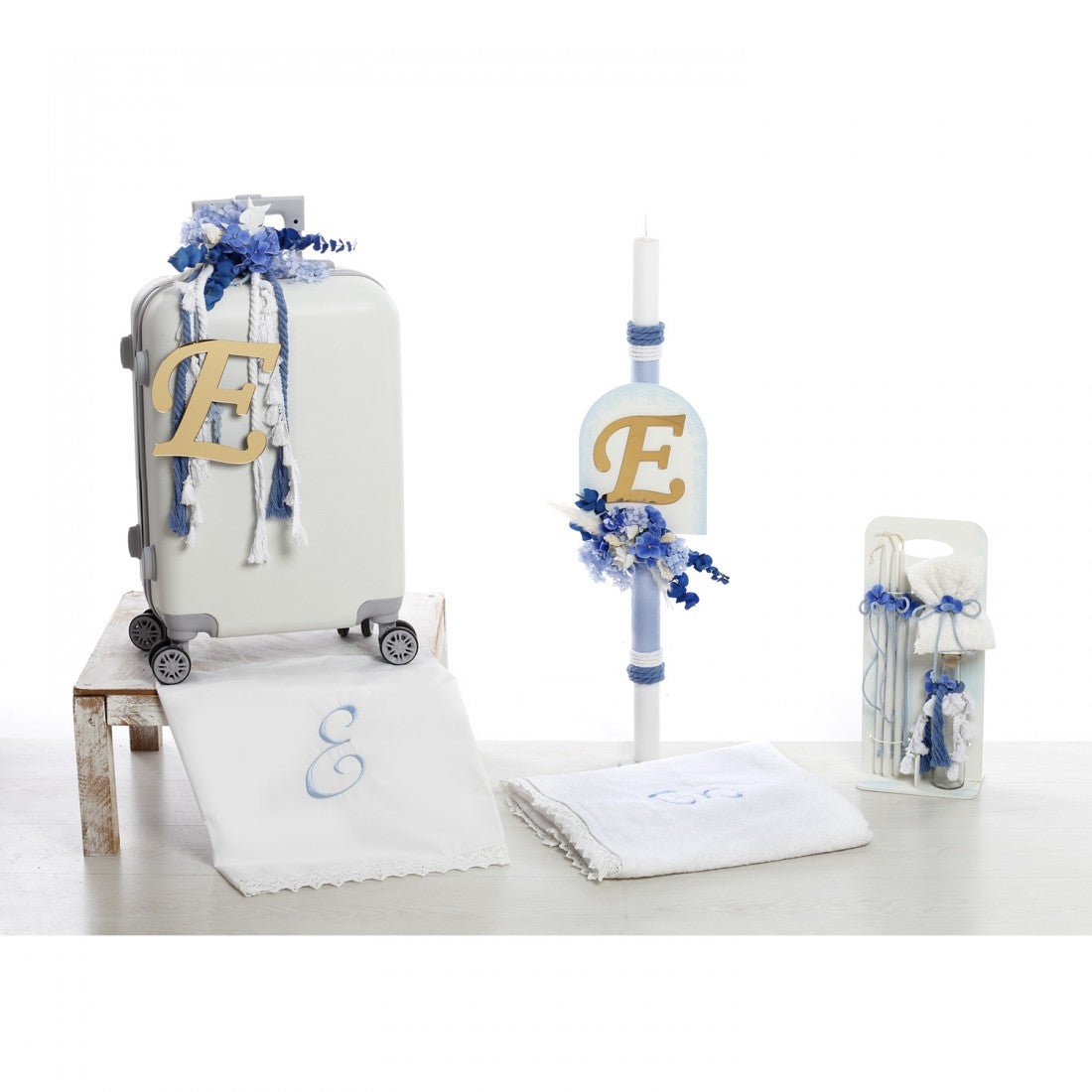 Σετ βάπτισης με μπλε ορτανσία και μονόγραμμα