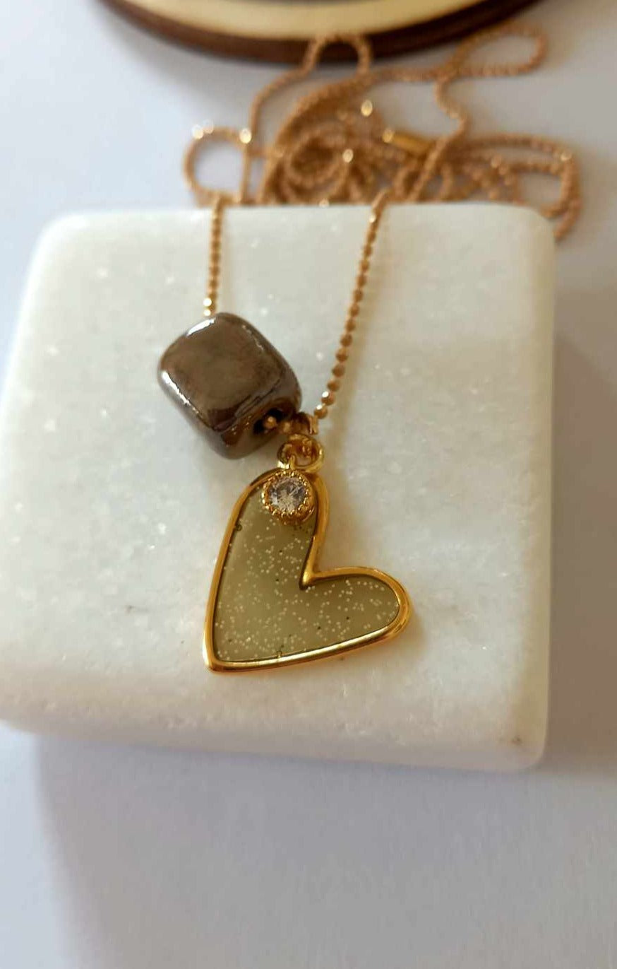 Κολιέ με καρδιά βιτρώ, ζιργκόν και κεραμικό κύβο