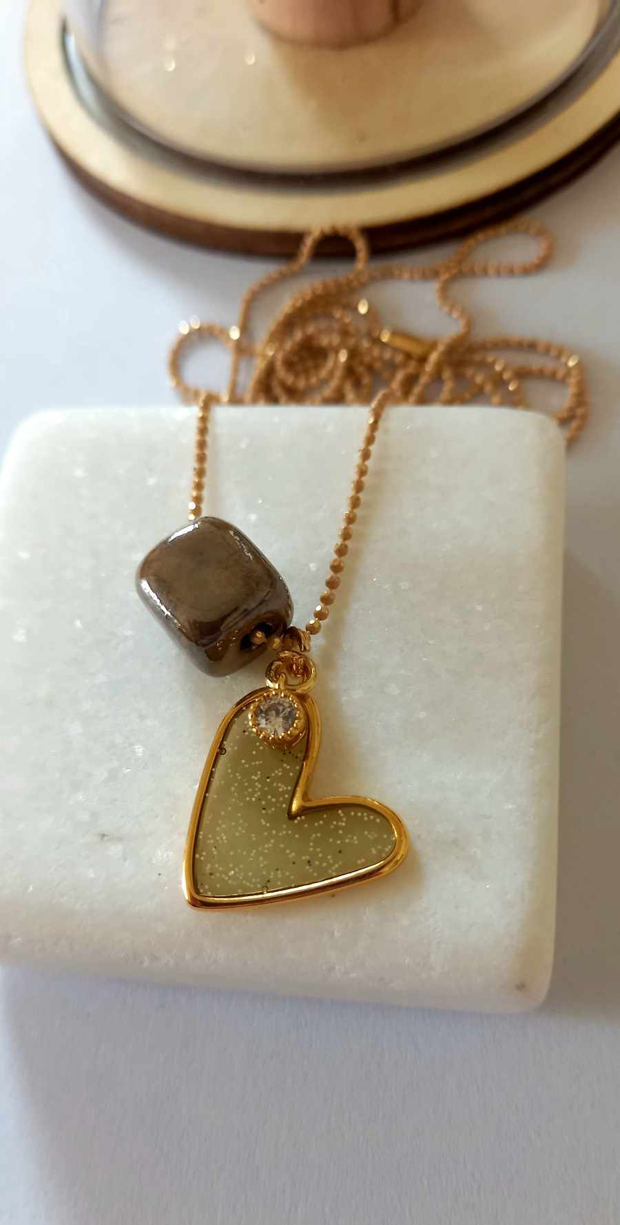 Κολιέ με καρδιά βιτρώ, ζιργκόν και κεραμικό κύβο