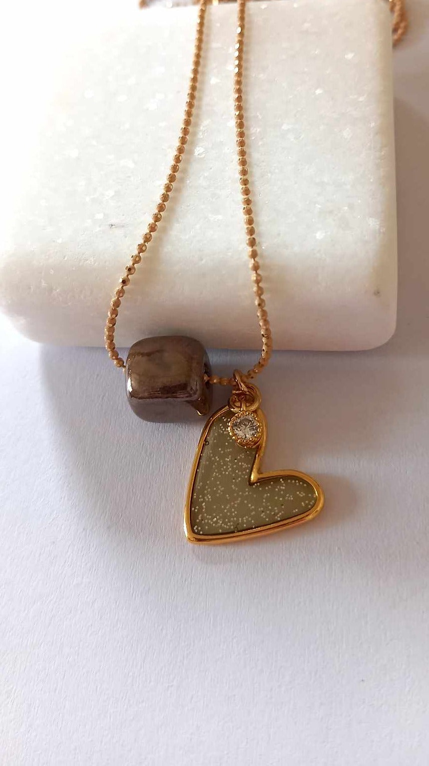 Κολιέ με καρδιά βιτρώ, ζιργκόν και κεραμικό κύβο