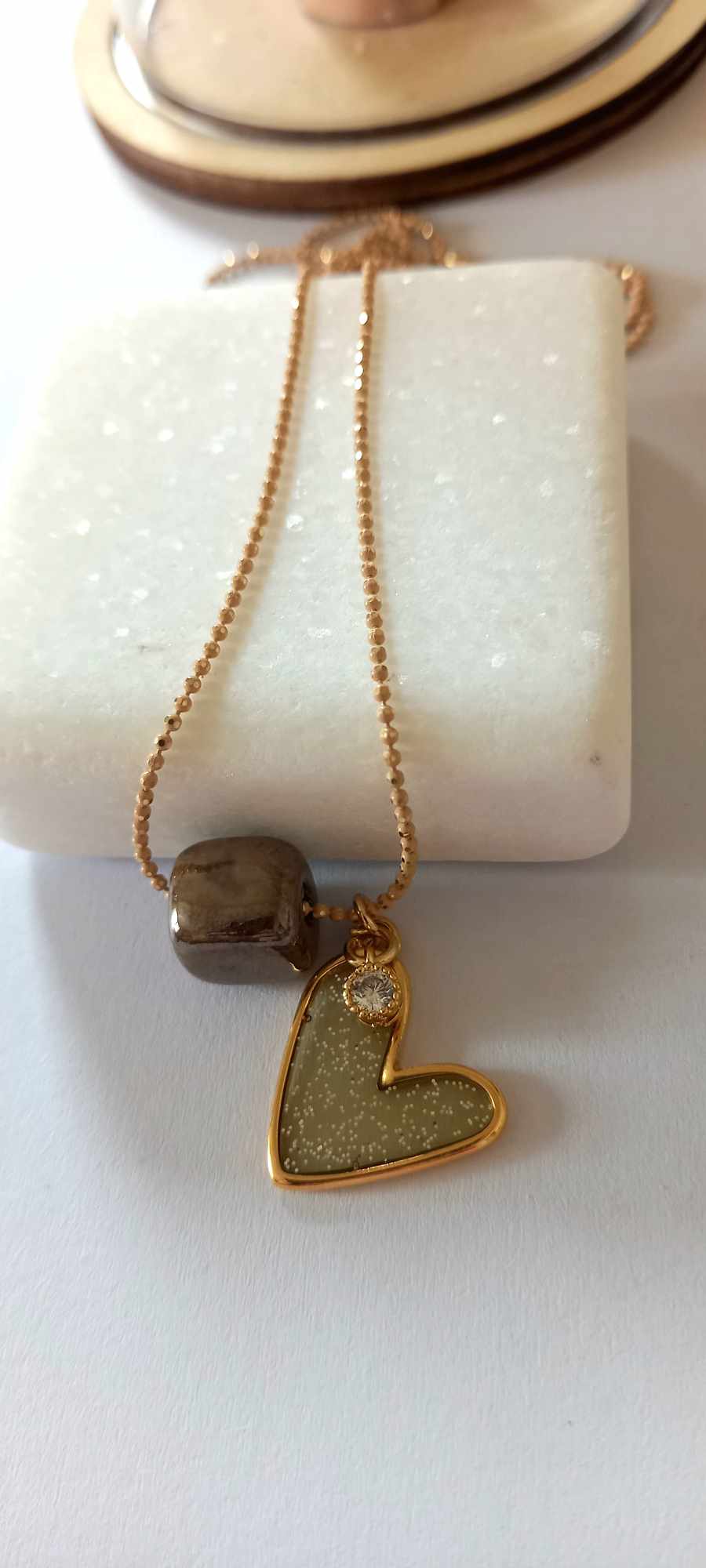 Κολιέ με καρδιά βιτρώ, ζιργκόν και κεραμικό κύβο