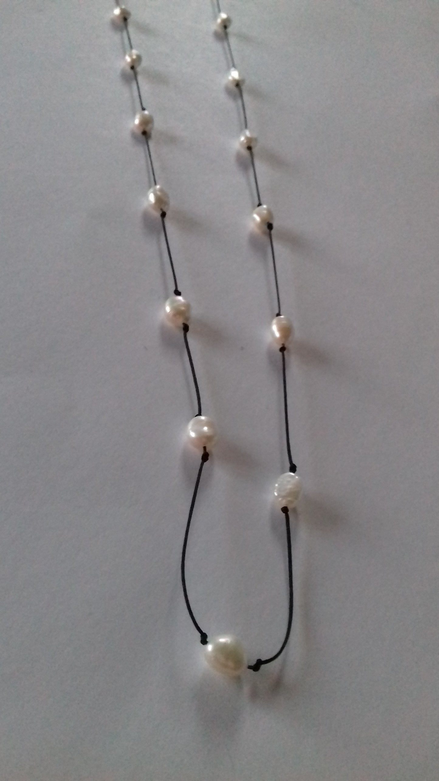 Fresh waterpearl necklace with black cord